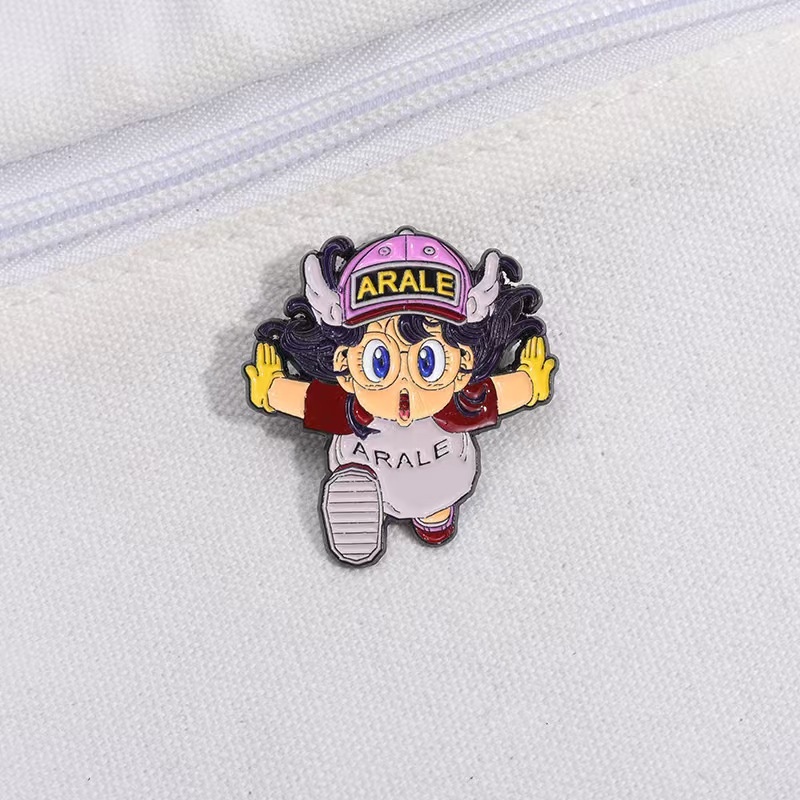 Anime Cosplay Little Girl - Pin Bros Lencana Kartun Dr. Slump